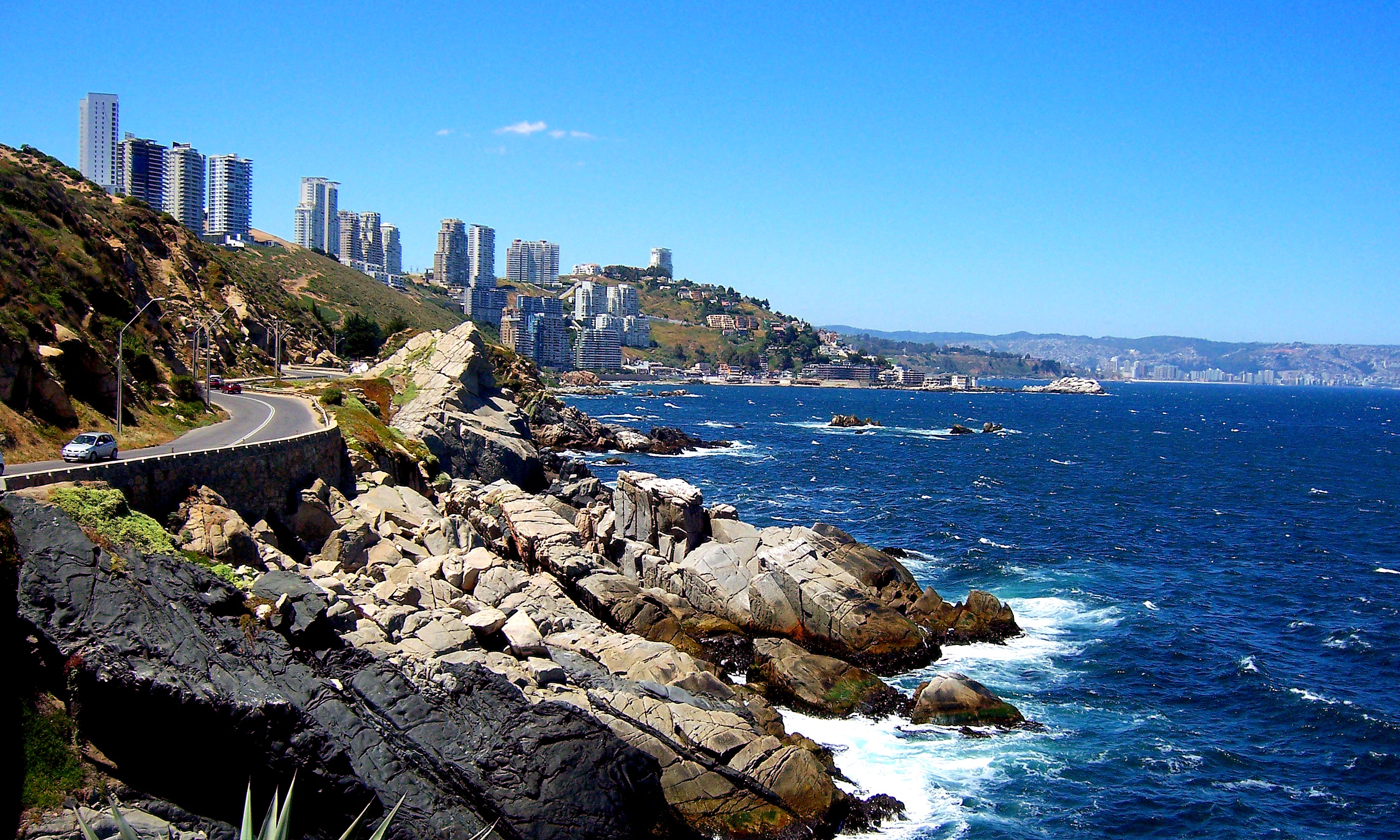 Tour Privé 2 jours: Santiago + Valparaiso & Viña del Mar
